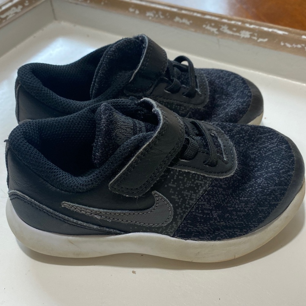 Nike Tennis shoes
